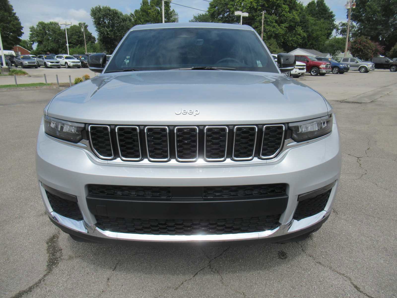 New 2025 Jeep Grand Cherokee L Limited w/ Trailer Tow Package image 13