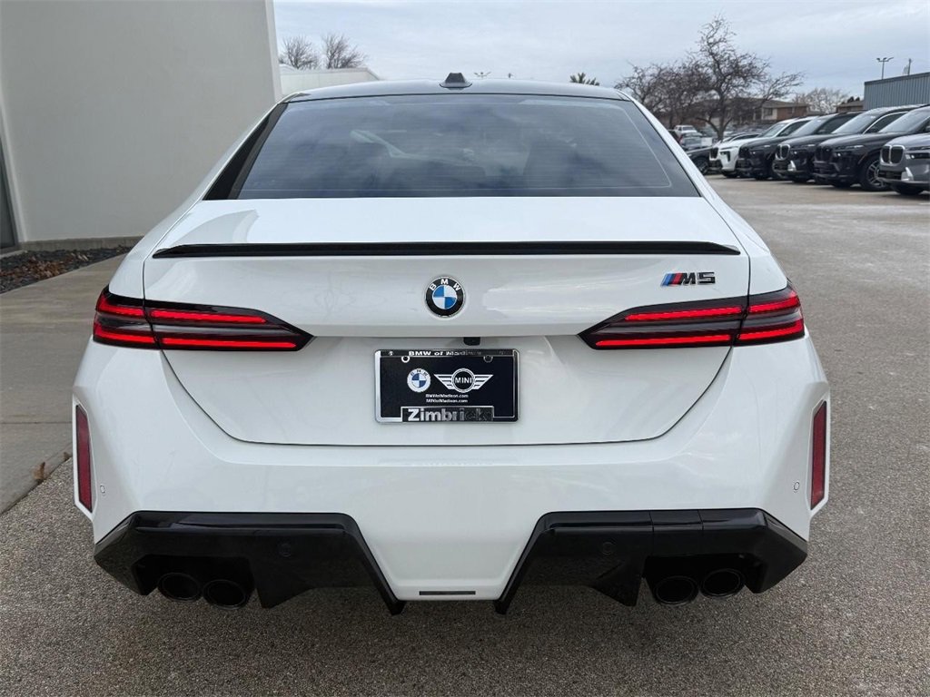Used 2025 BMW M5 Base w/ Carbon Package image 4