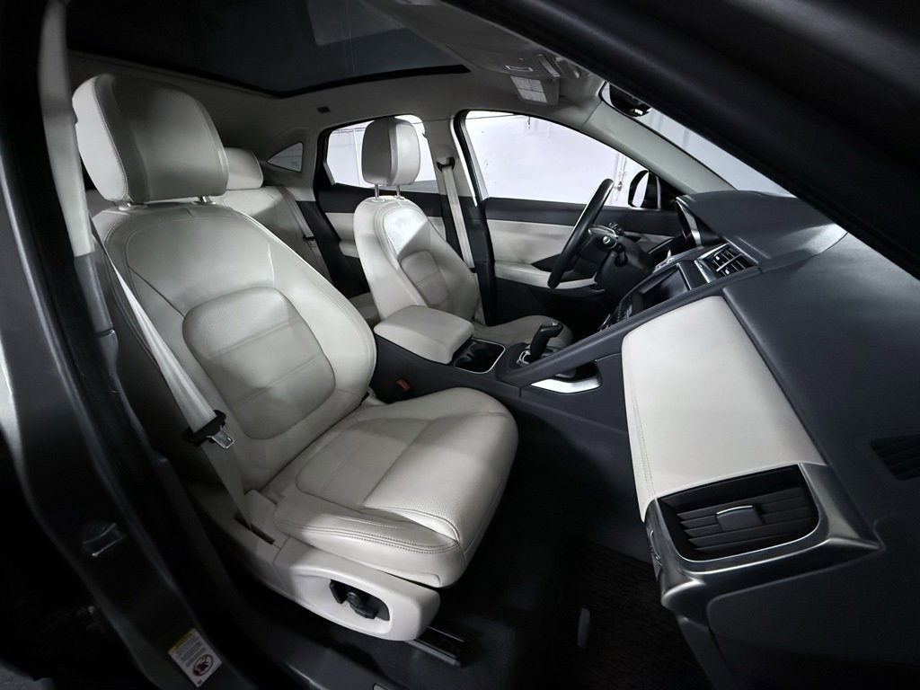 Used 2020 Jaguar E-PACE SE image 28