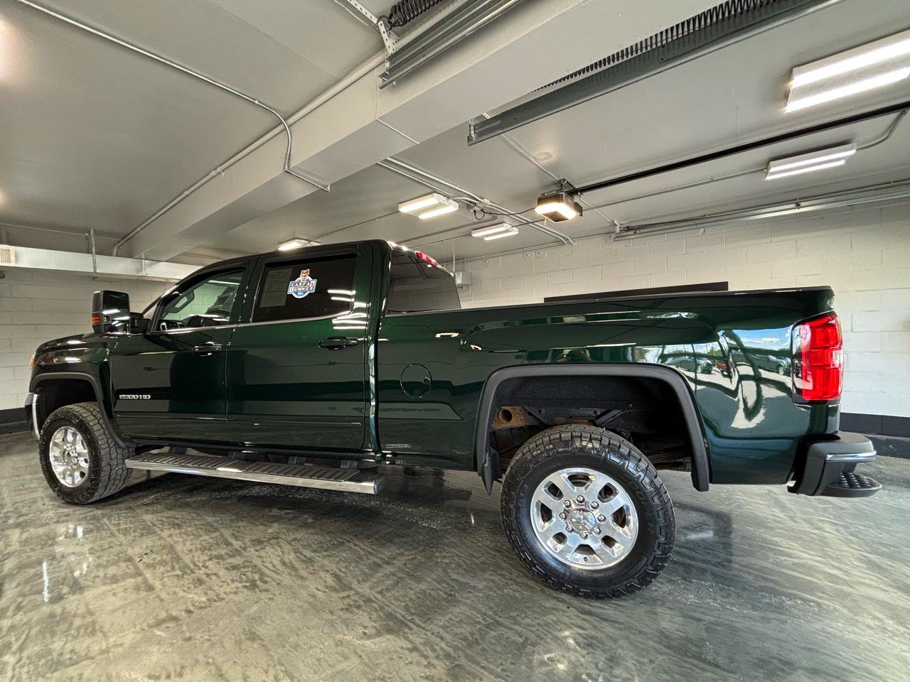 Used 2015 GMC Sierra 2500 SLE w/ SLE Preferred Package AWD/4WD image 8