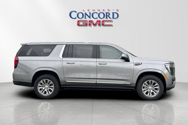 Used 2026 GMC Yukon XL Denali w/ Sun & Power Step Package AWD/4WD image 3
