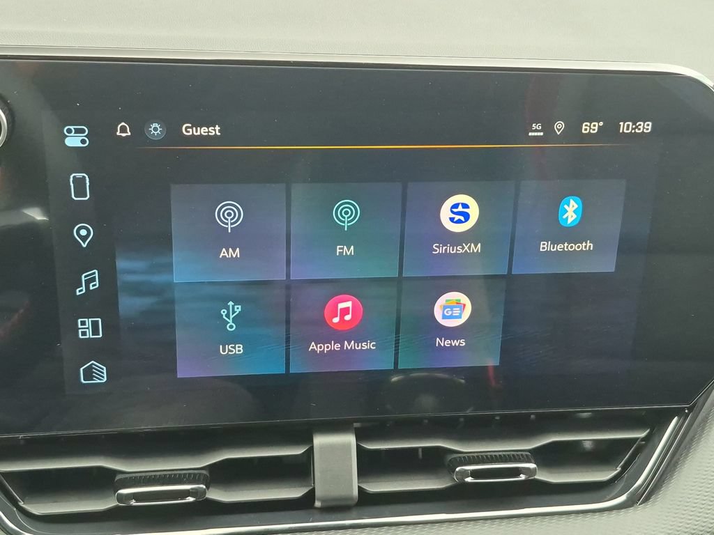 New 2027 Chevrolet Equinox RS w/ Safety and Technology Package AWD/4WD image 16