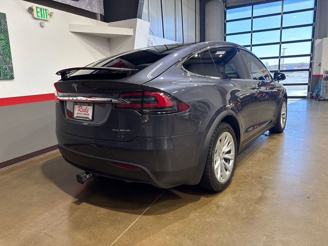Used 2020 Tesla Model X image 35