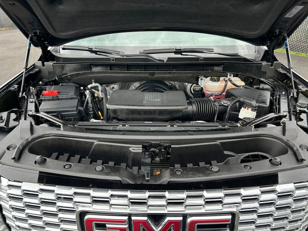 Used 2024 GMC Yukon XL Denali w/ Advanced Technology Package image 29