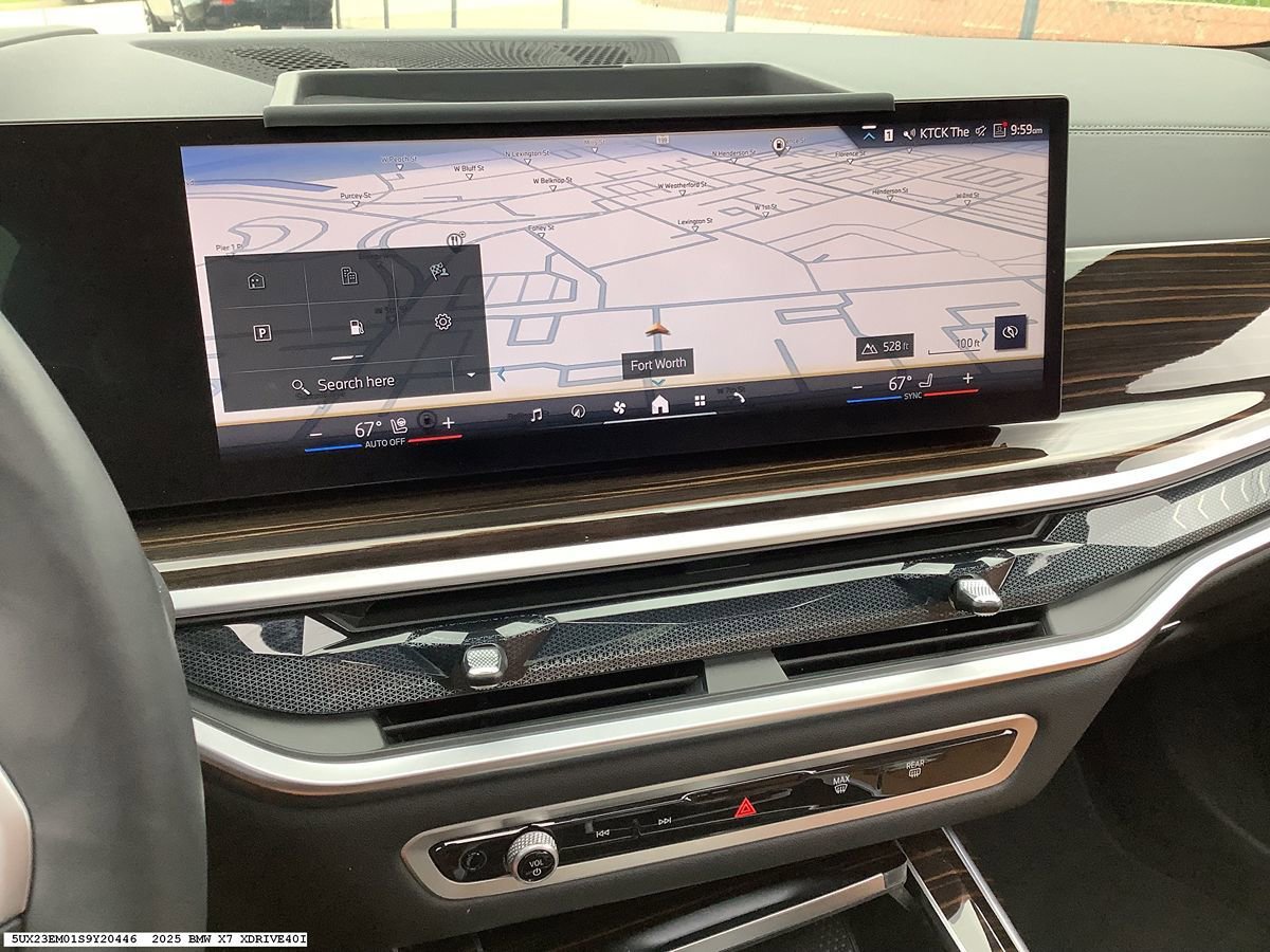 Used 2025 BMW X7 xDrive40i w/ M Sport Package image 8