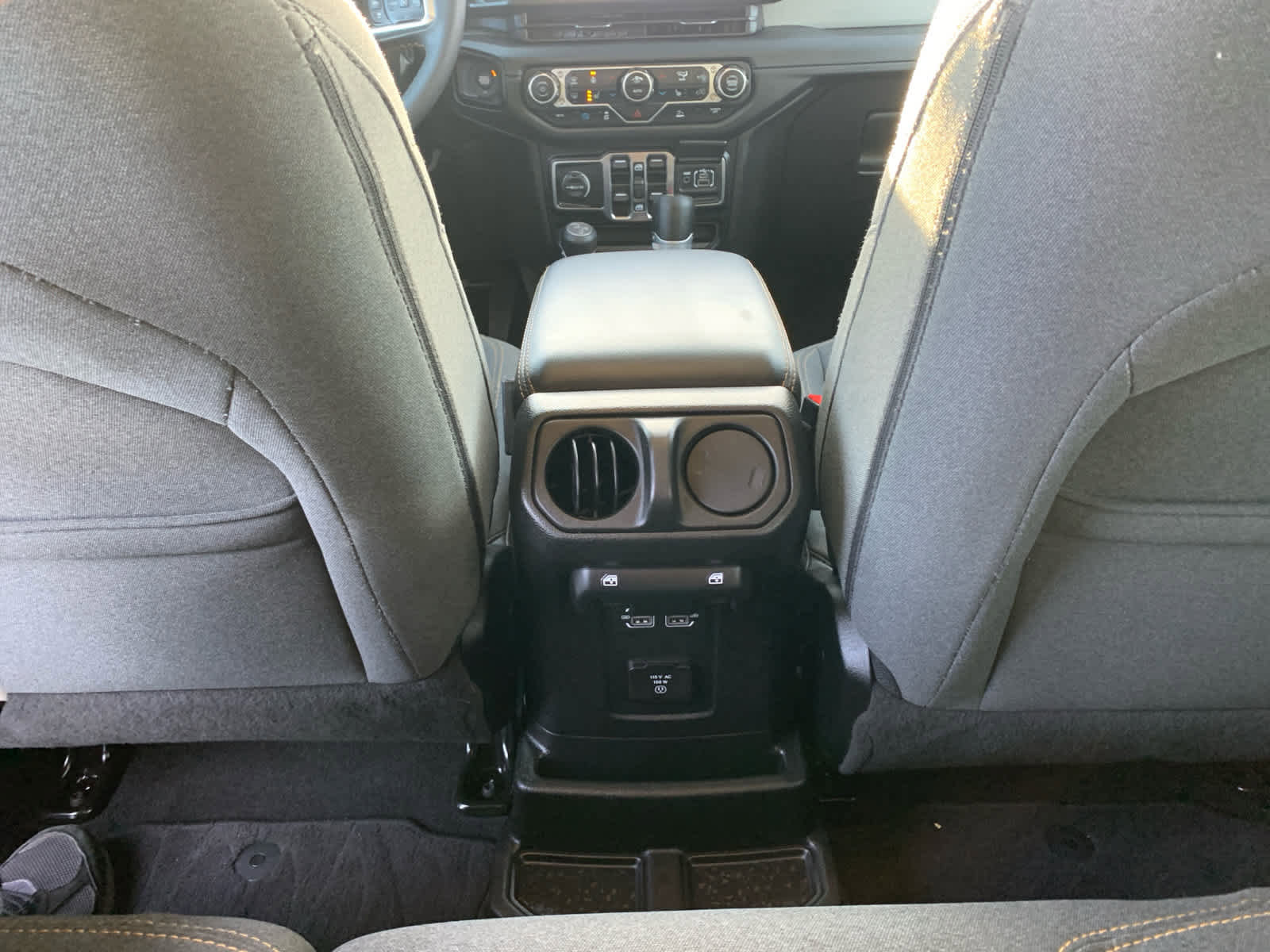 Used 2024 Jeep Wrangler Sahara image 33