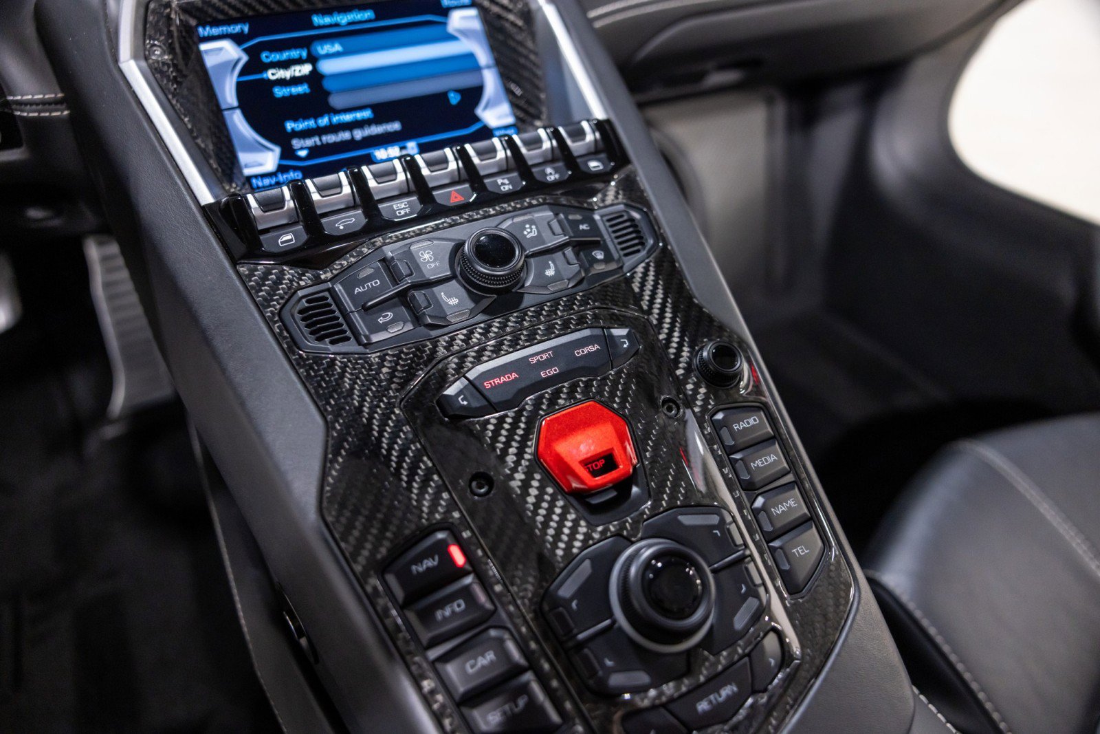 Used 2019 Lamborghini Aventador S image 57