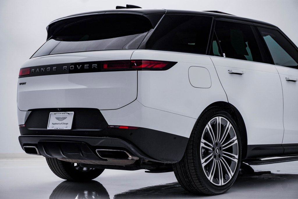 Used 2024 Land Rover Range Rover Sport SE image 12