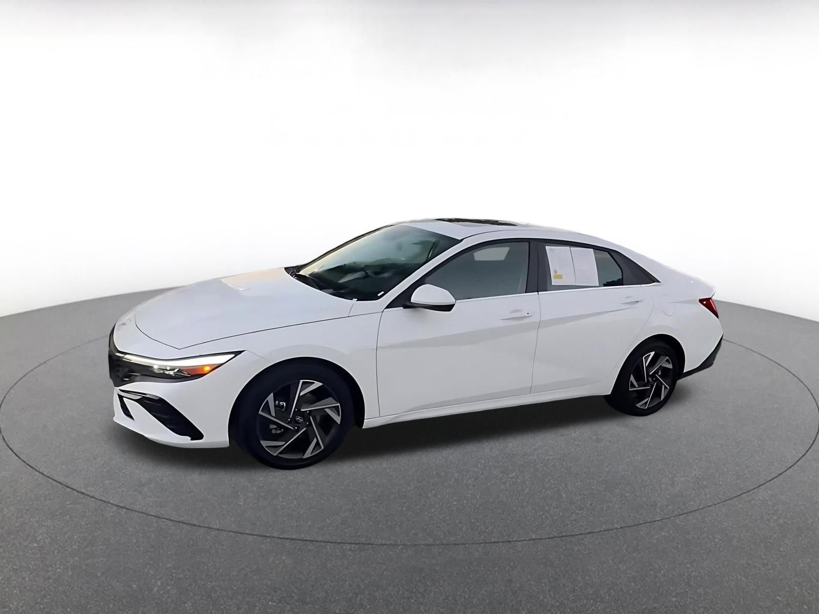 Used 2025 Hyundai Elantra SEL image 8