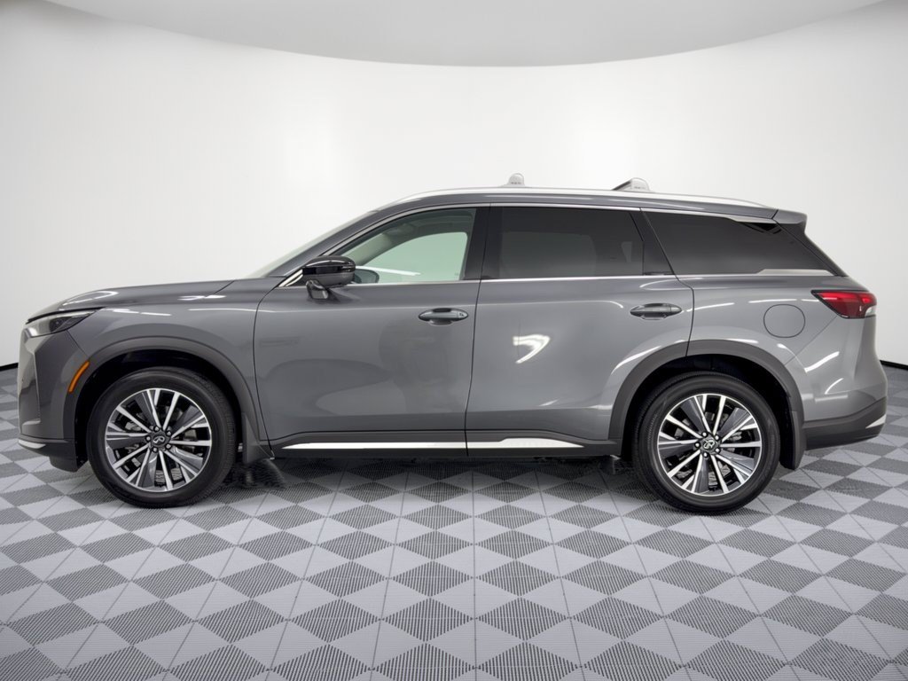 Used 2026 INFINITI QX60 Luxe w/ Family Package FWD image 2