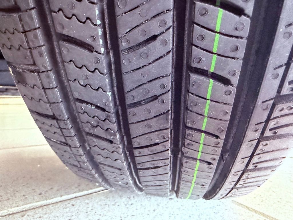 Used 2022 Toyota Prius Limited w/ Premium Convenience Package image 18