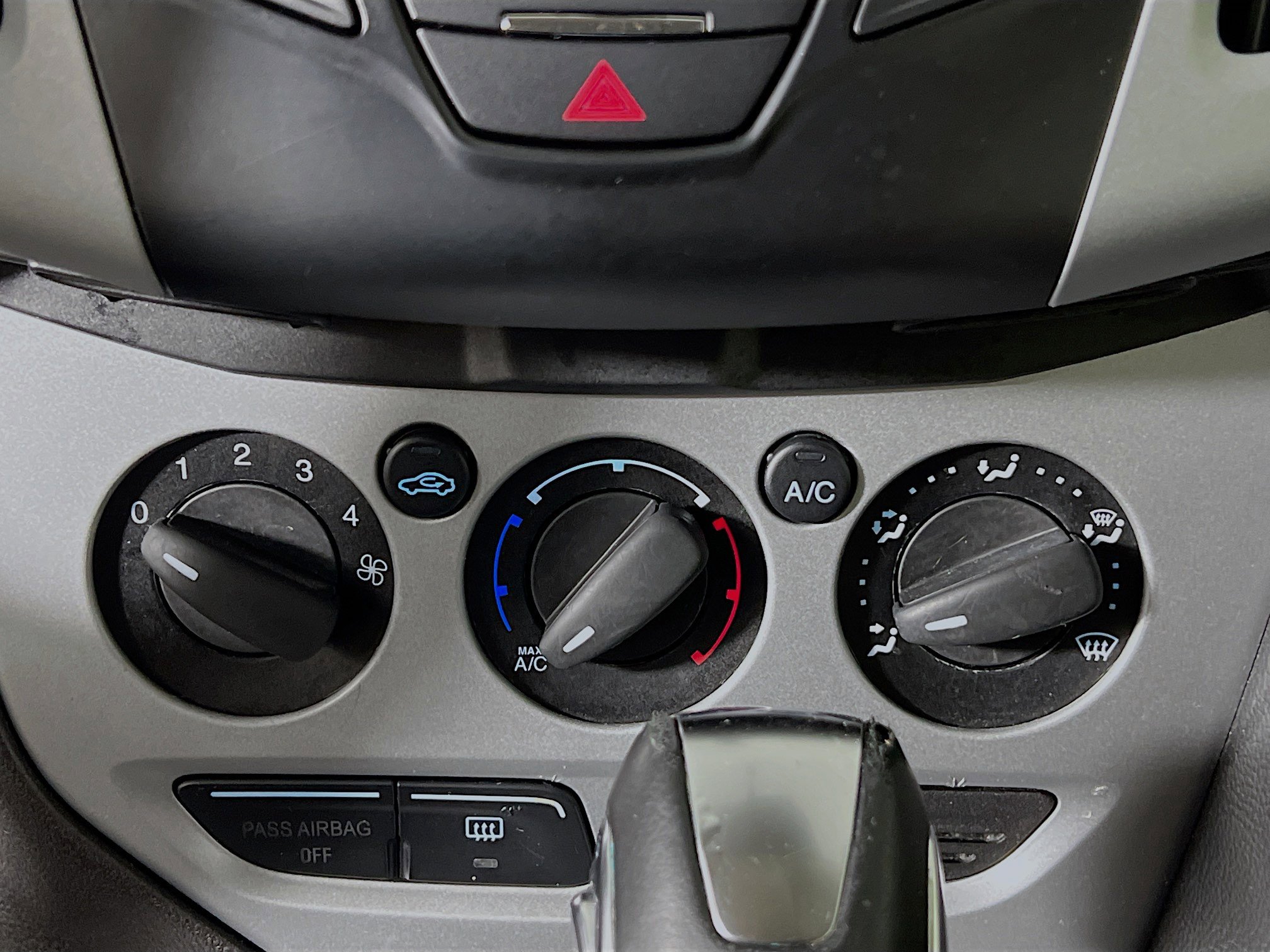 Used 2014 Ford Focus SE w/ Equipment Group 201A image 26