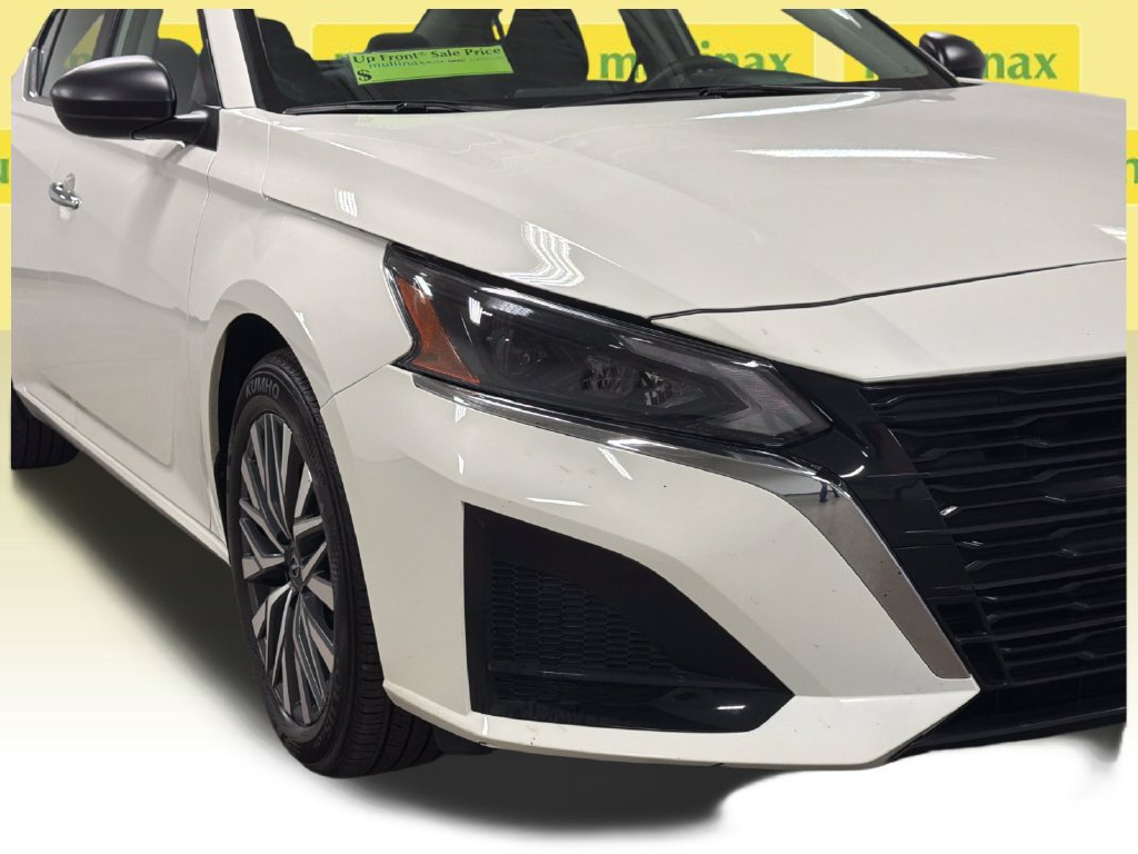 Used 2025 Nissan Altima 2.5 SV FWD image 4