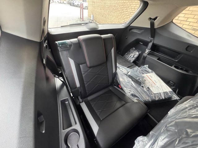 New 2026 Volkswagen Atlas Peak Edition image 8