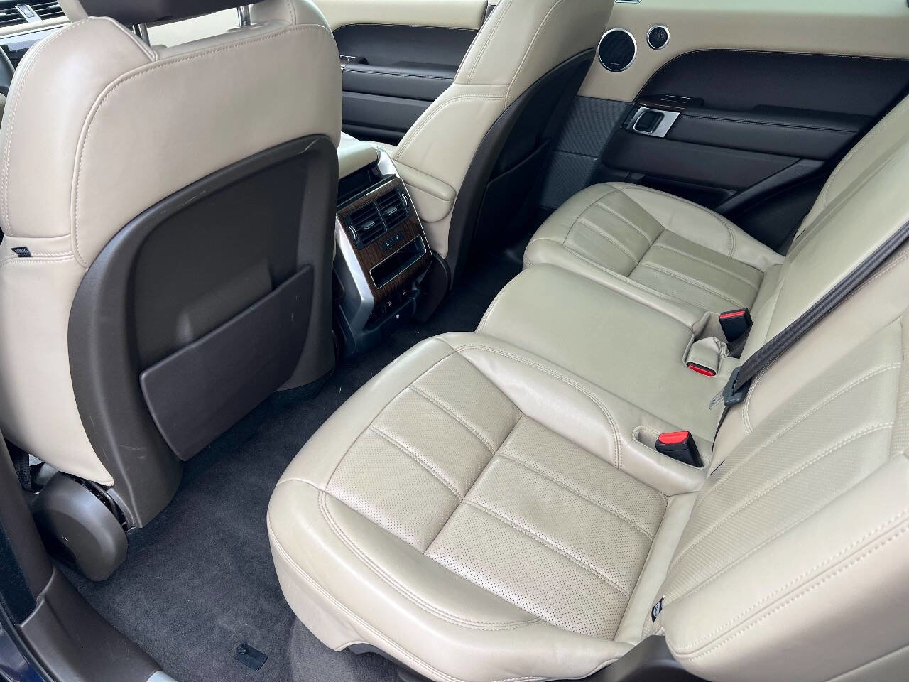 Used 2019 Land Rover Range Rover Sport HSE image 18