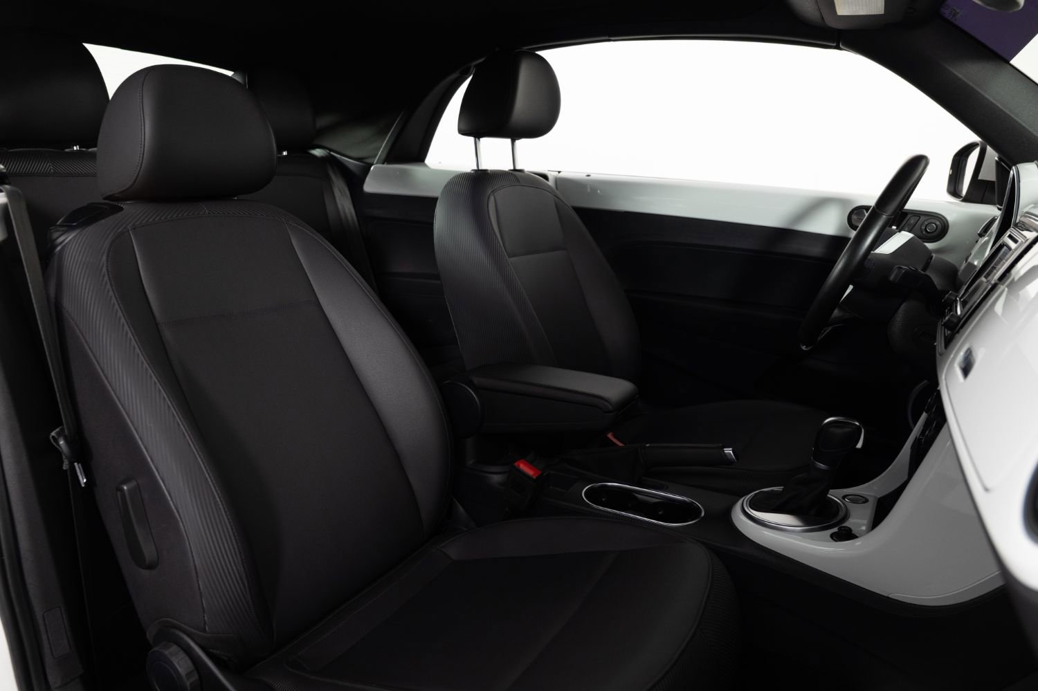 Used 2019 Volkswagen Beetle 2.0T SE w/ SE Premium Package FWD image 21