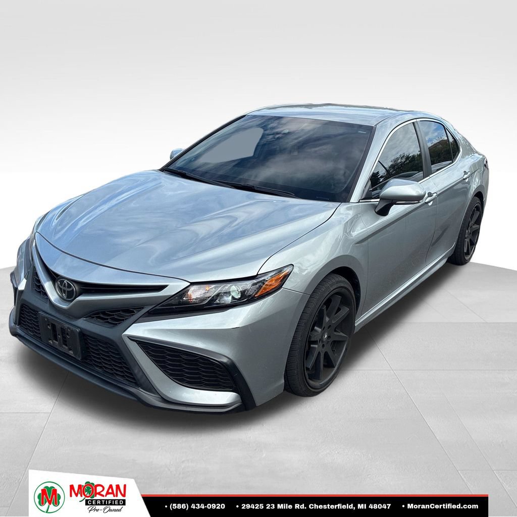Used 2023 Toyota Camry SE FWD image 3