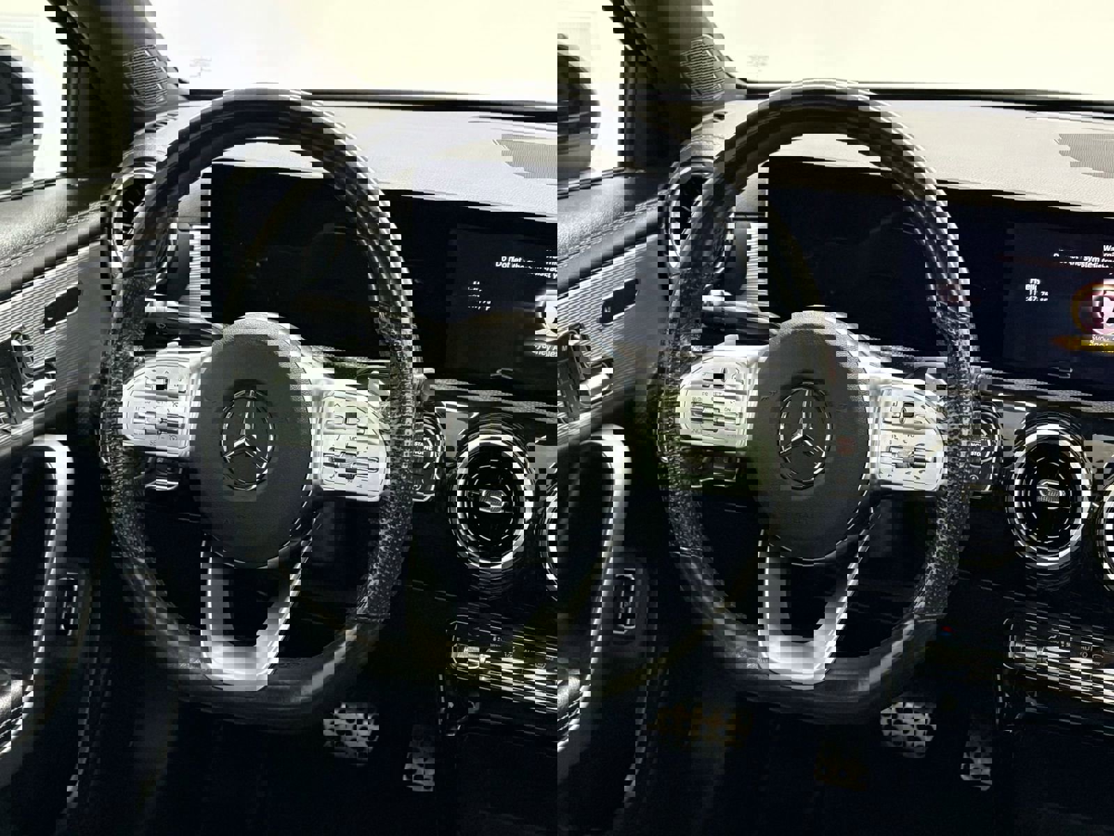 Used 2020 Mercedes-Benz A 220 4MATIC w/ AMG Line image 20