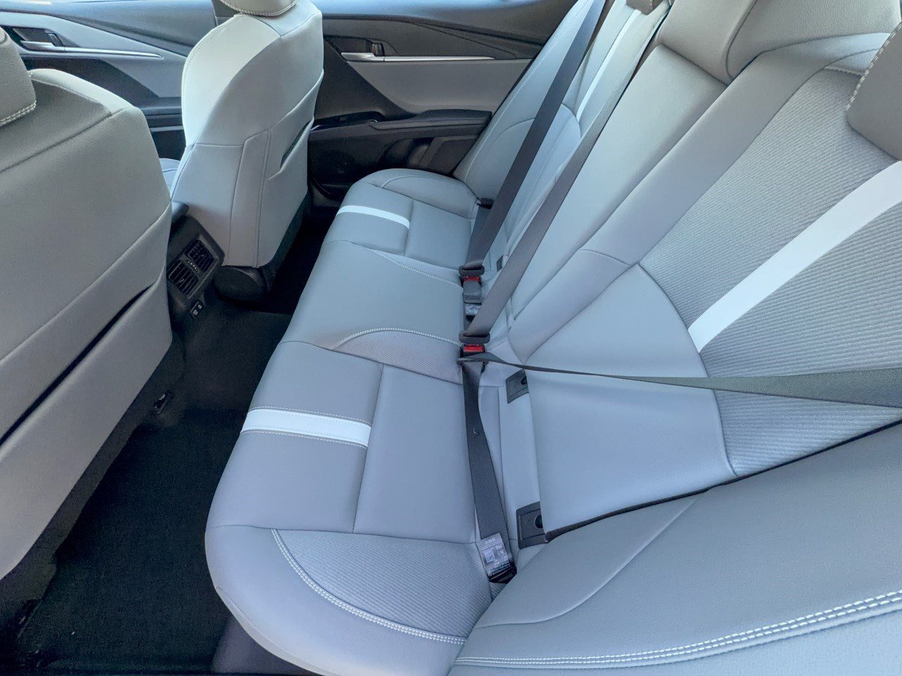 Used 2026 Toyota Camry SE FWD image 25