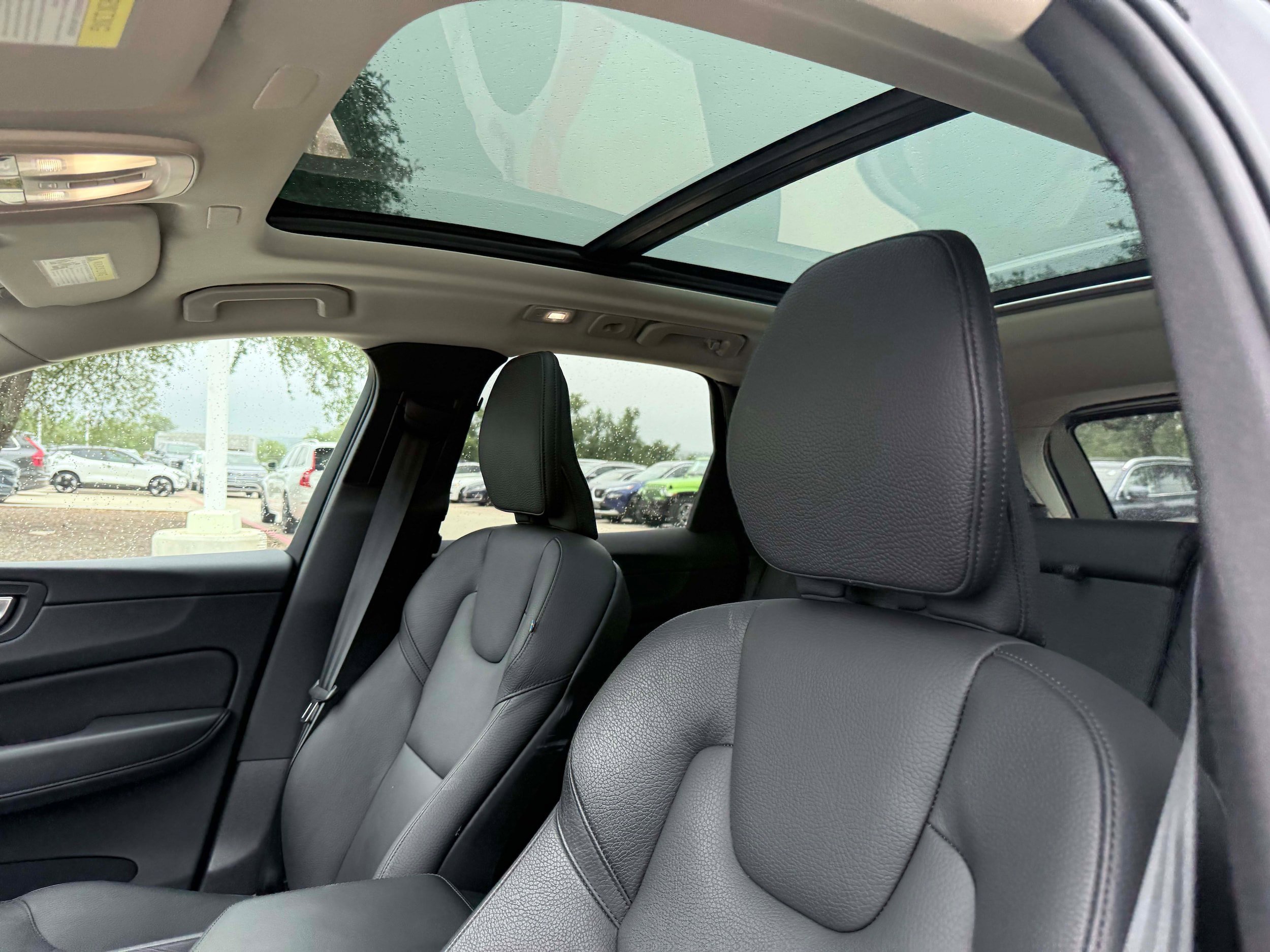 Certified 2023 Volvo XC60 B5 Plus AWD/4WD image 13