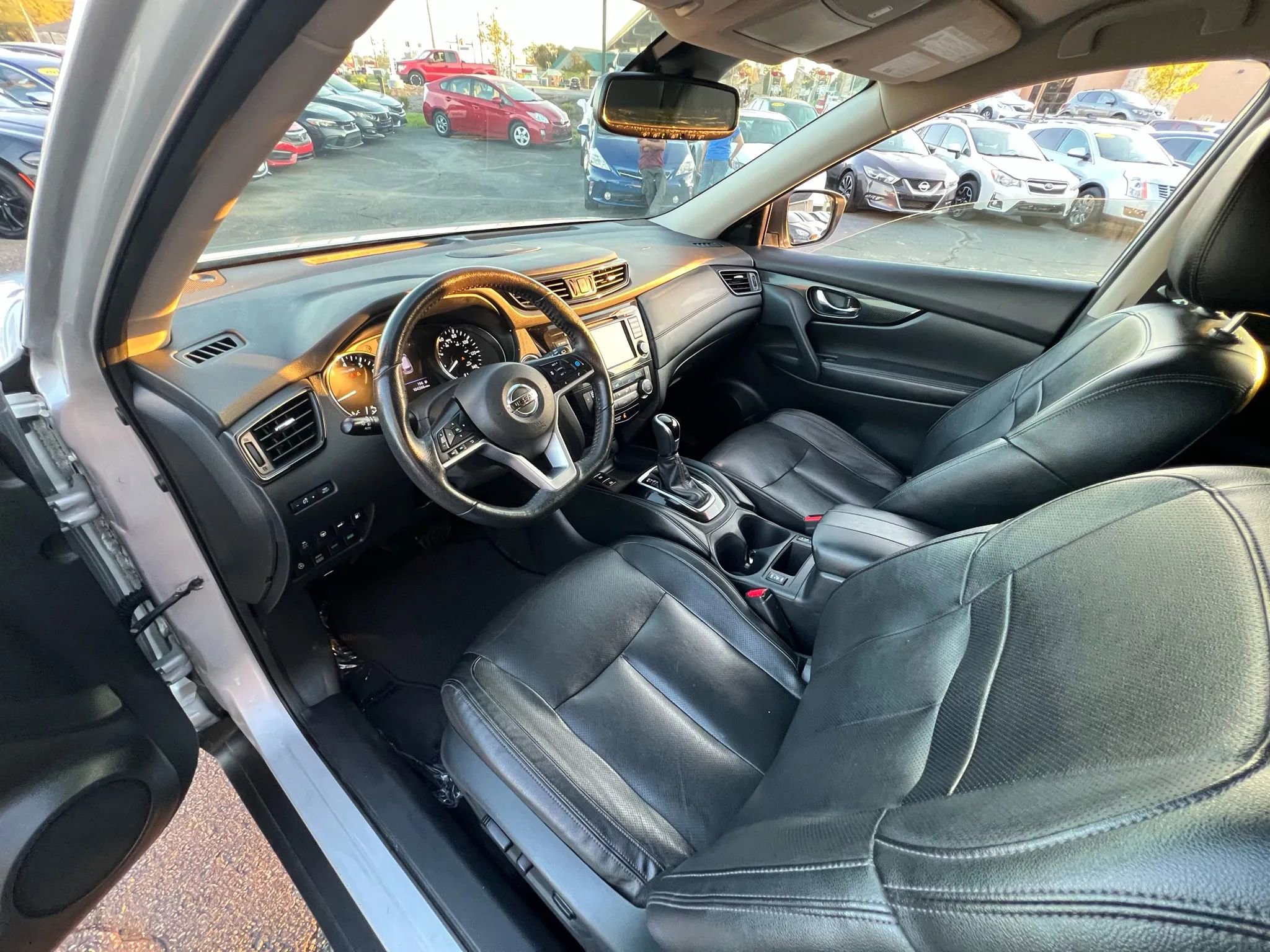 Used 2020 Nissan Rogue SL image 23