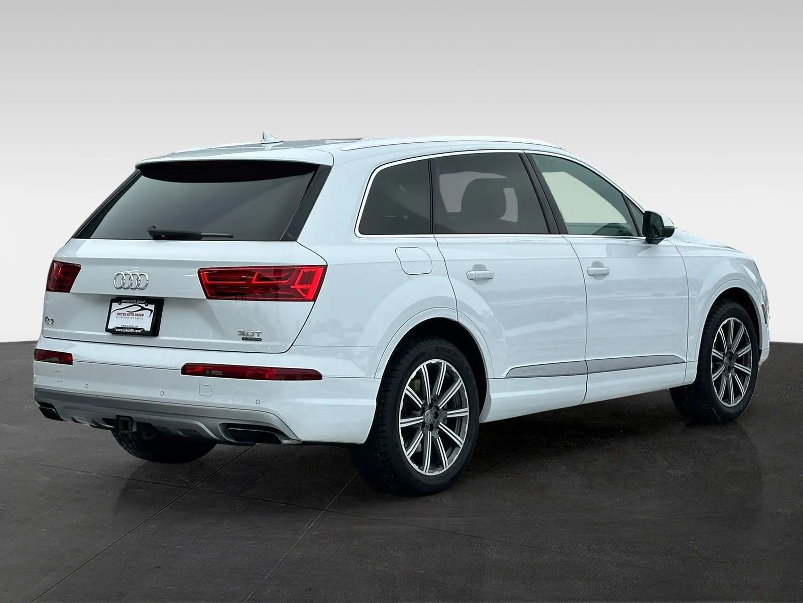 Used 2017 Audi Q7 3.0T Premium Plus image 7