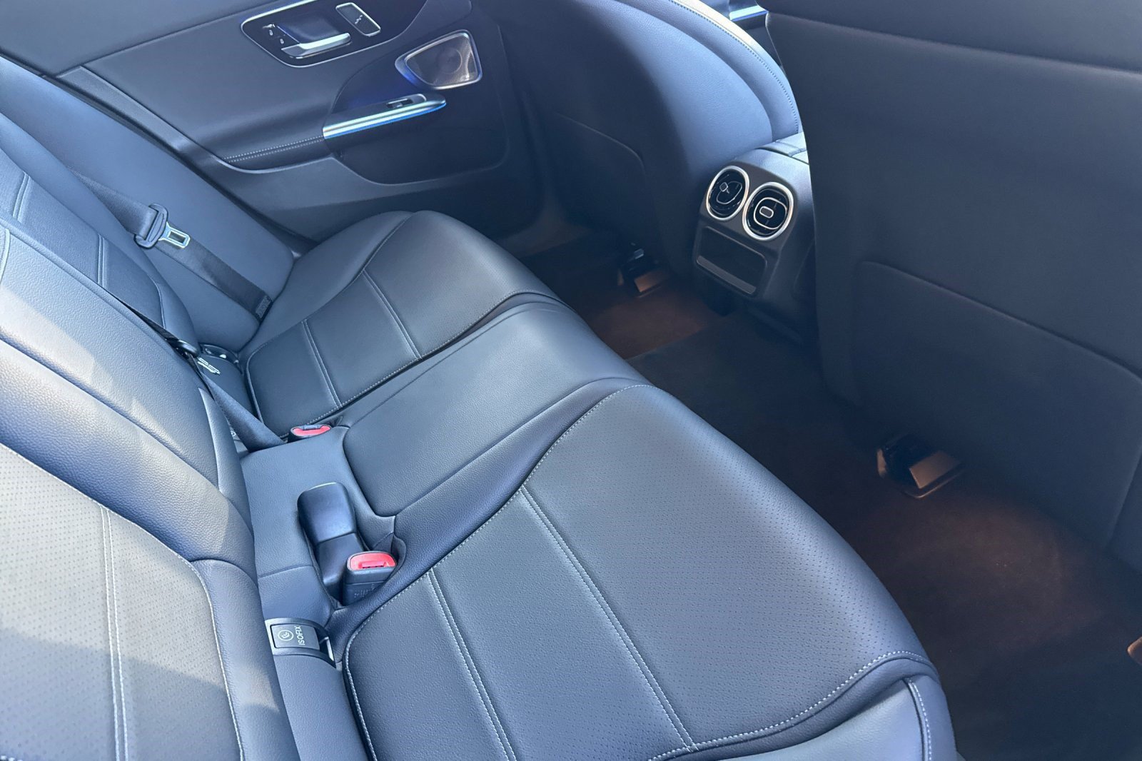Used 2023 Mercedes-Benz C 300 Sedan image 32