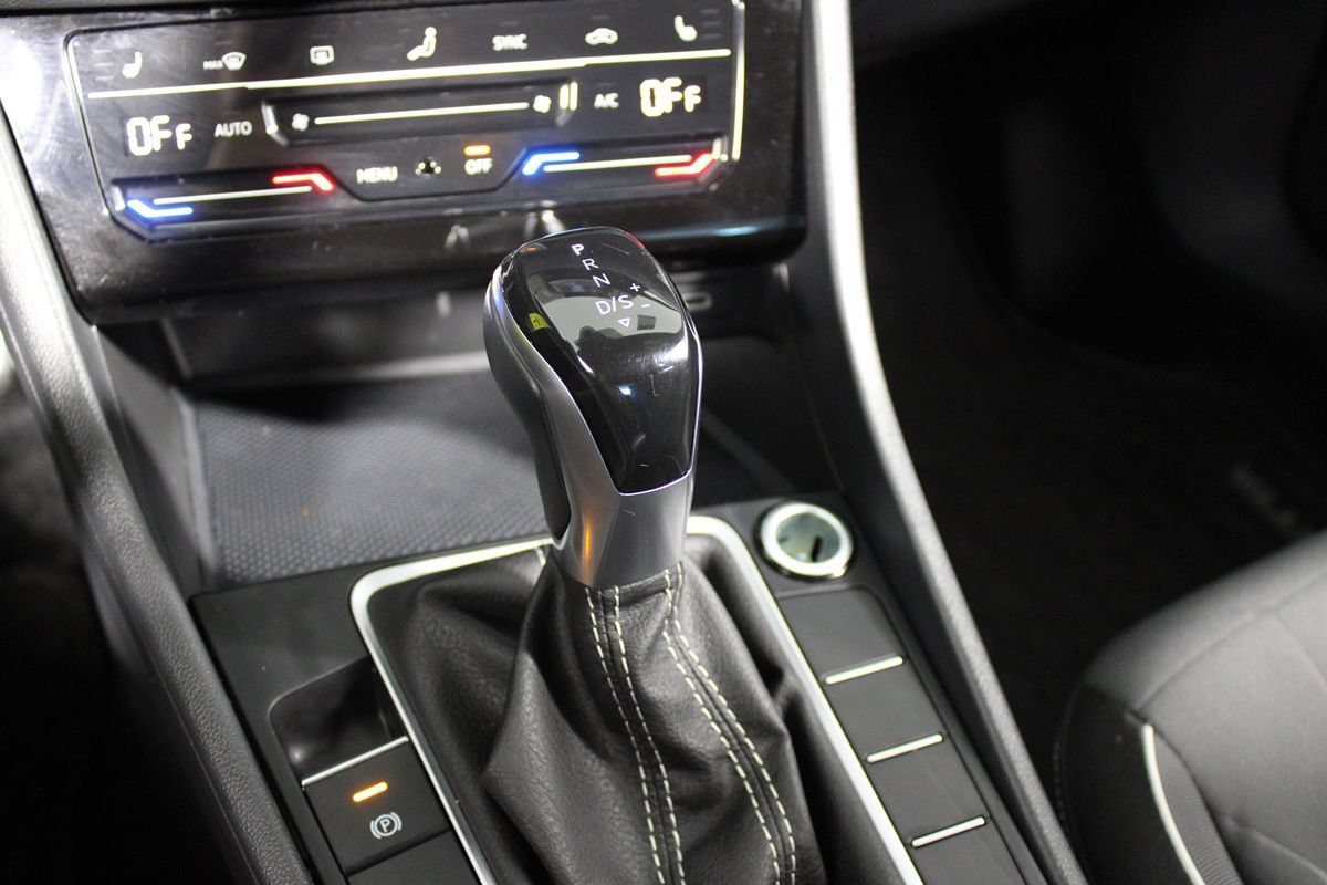 Used 2025 Volkswagen Jetta Sport FWD image 20