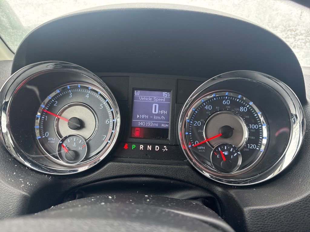 Used 2013 Chrysler Town & Country Touring-L w/ Driver Convenience Group image 15