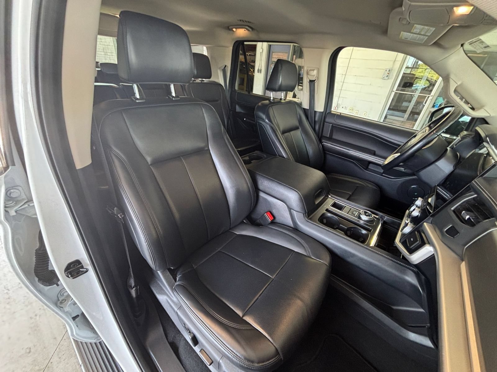 Used 2023 Ford Expedition XLT RWD image 39