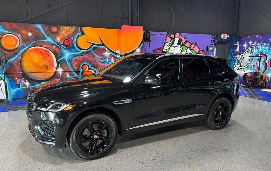 Used 2021 Jaguar F-PACE R-Dynamic S image 1