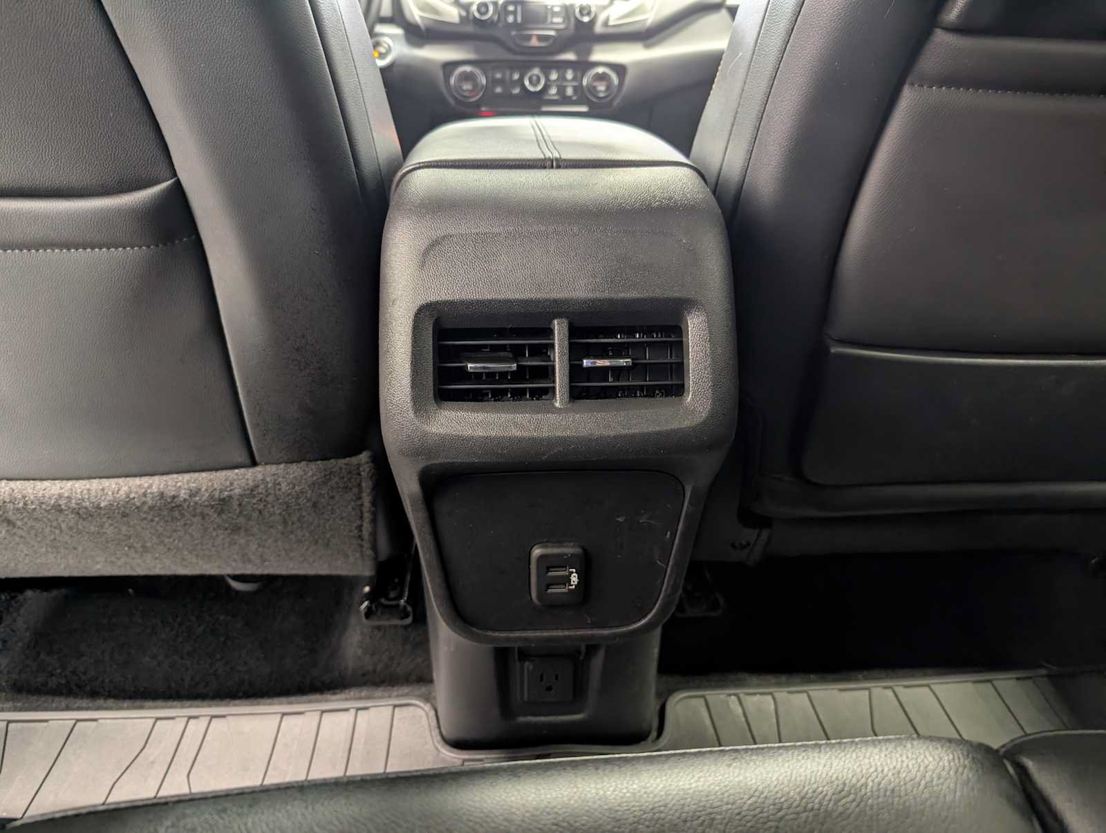 Used 2020 GMC Terrain SLT w/ Preferred Package AWD/4WD image 19