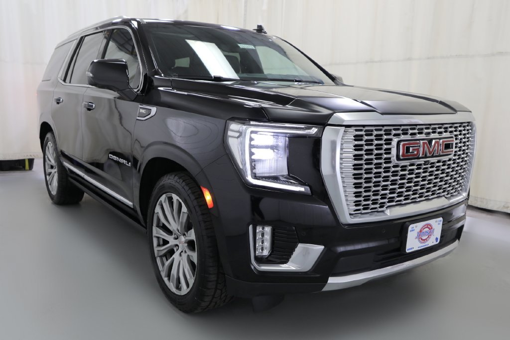 Used 2022 GMC Yukon Denali w/ Advanced Technology Package AWD/4WD image 3