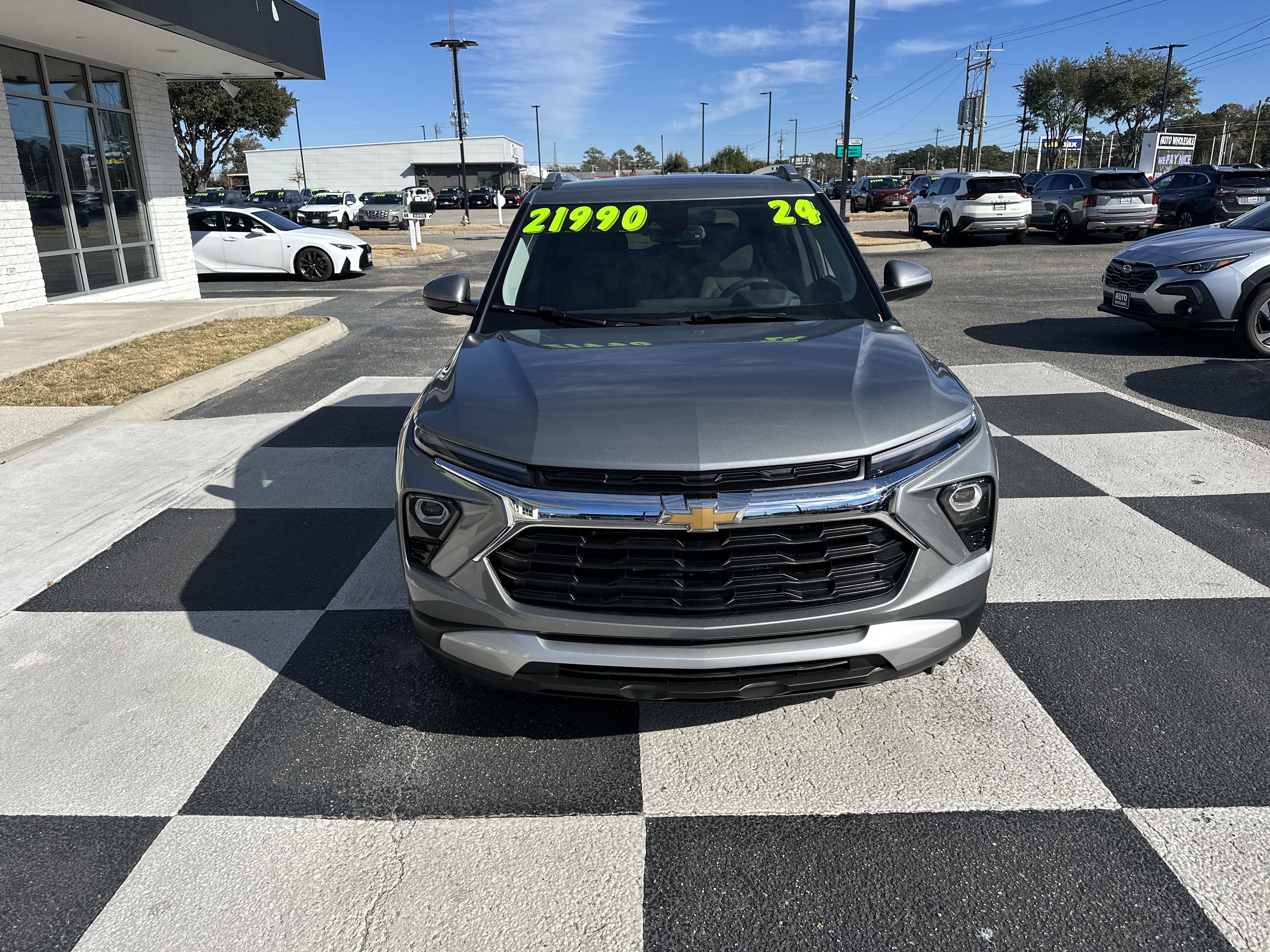 Used 2024 Chevrolet TrailBlazer LT w/ Convenience Package image 2