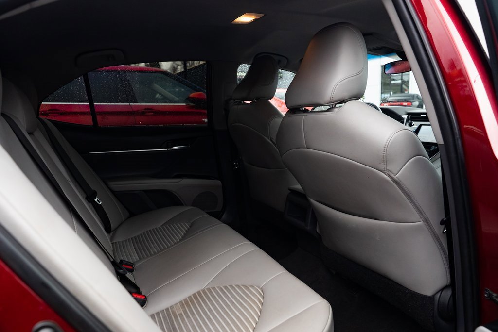 Used 2018 Toyota Camry SE image 21