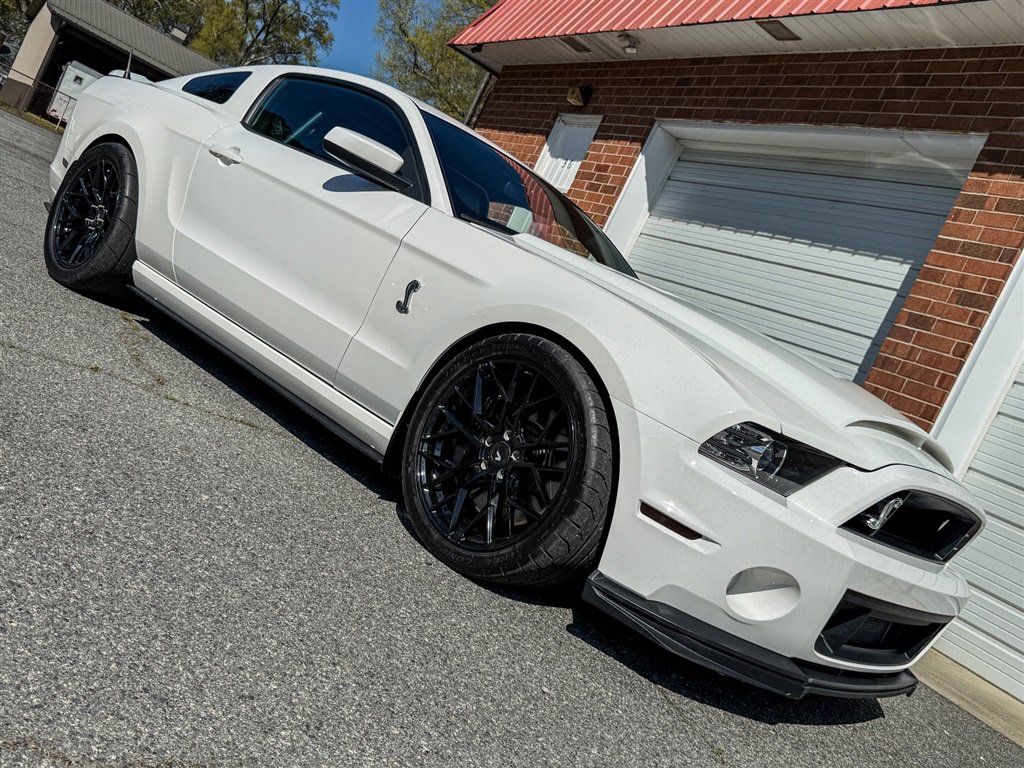 Used 2013 Ford Mustang Shelby GT500 RWD image 30