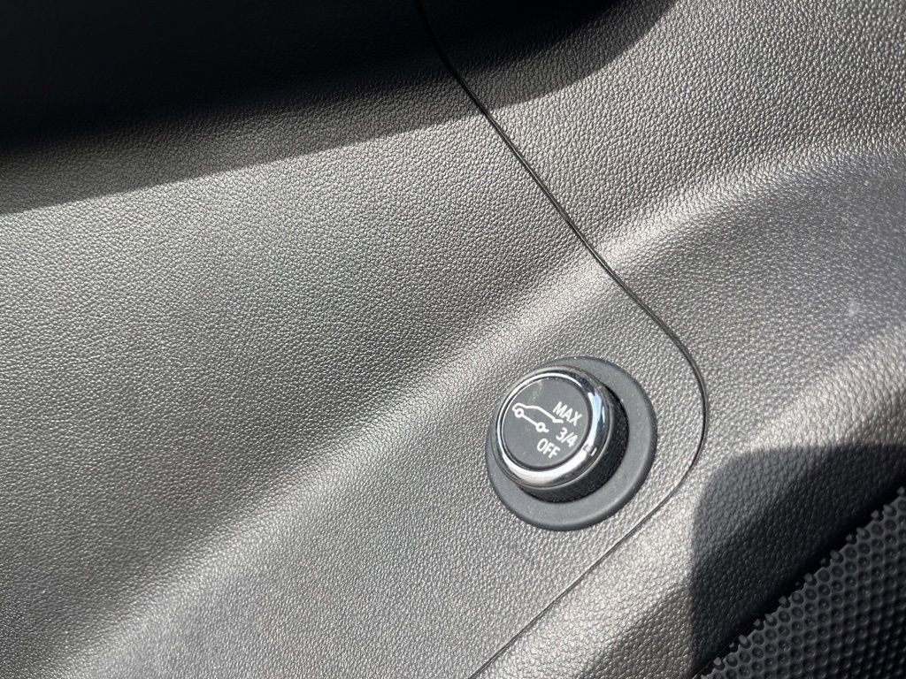 Used 2023 GMC Acadia SLT image 10