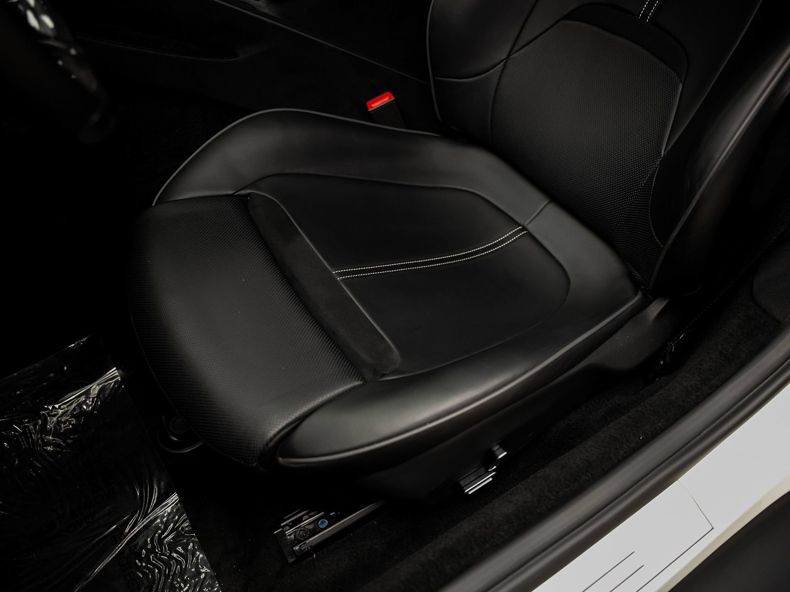 Used 2021 Ferrari Roma RWD image 35