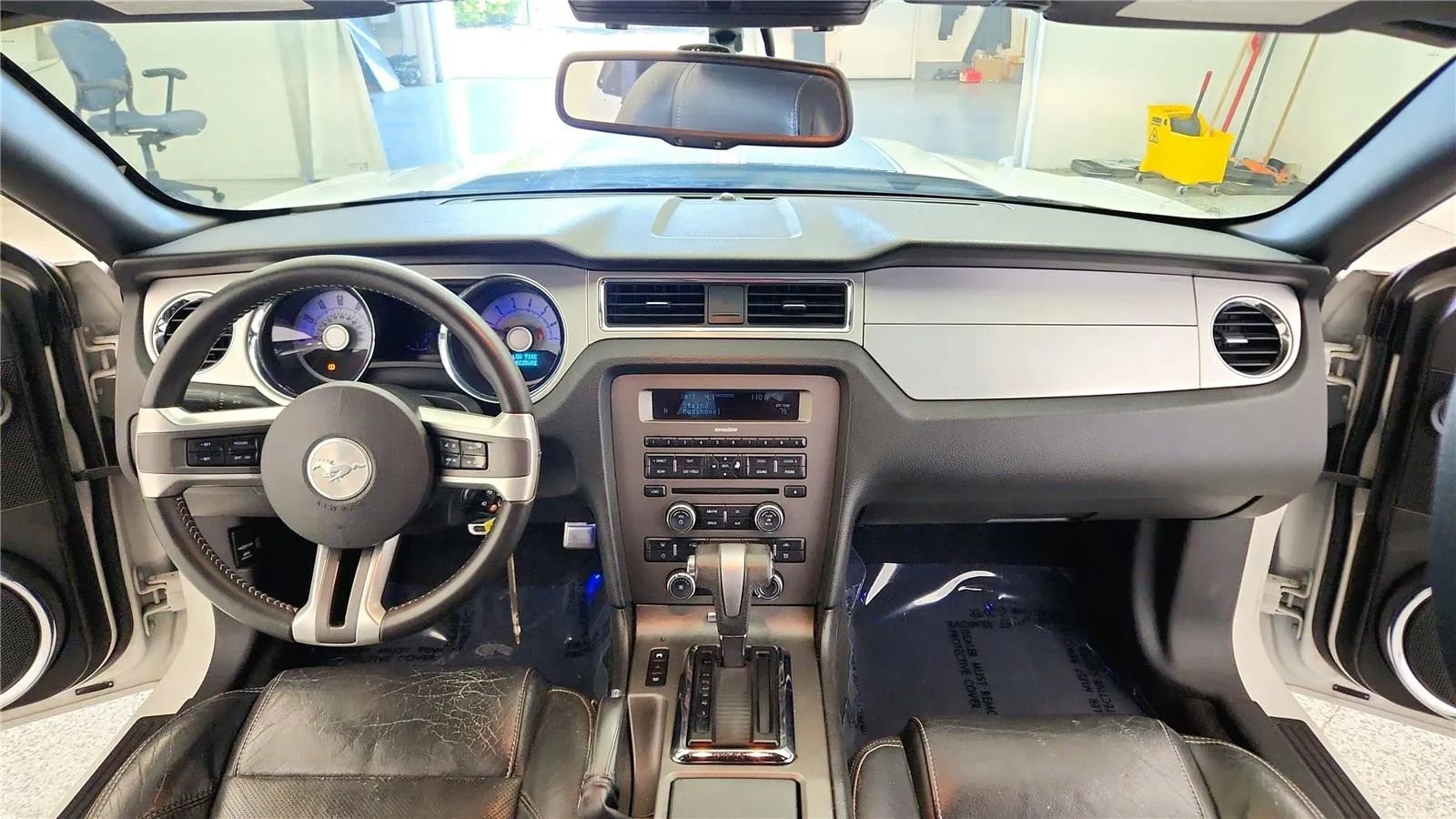 Used 2010 Ford Mustang Premium RWD image 33