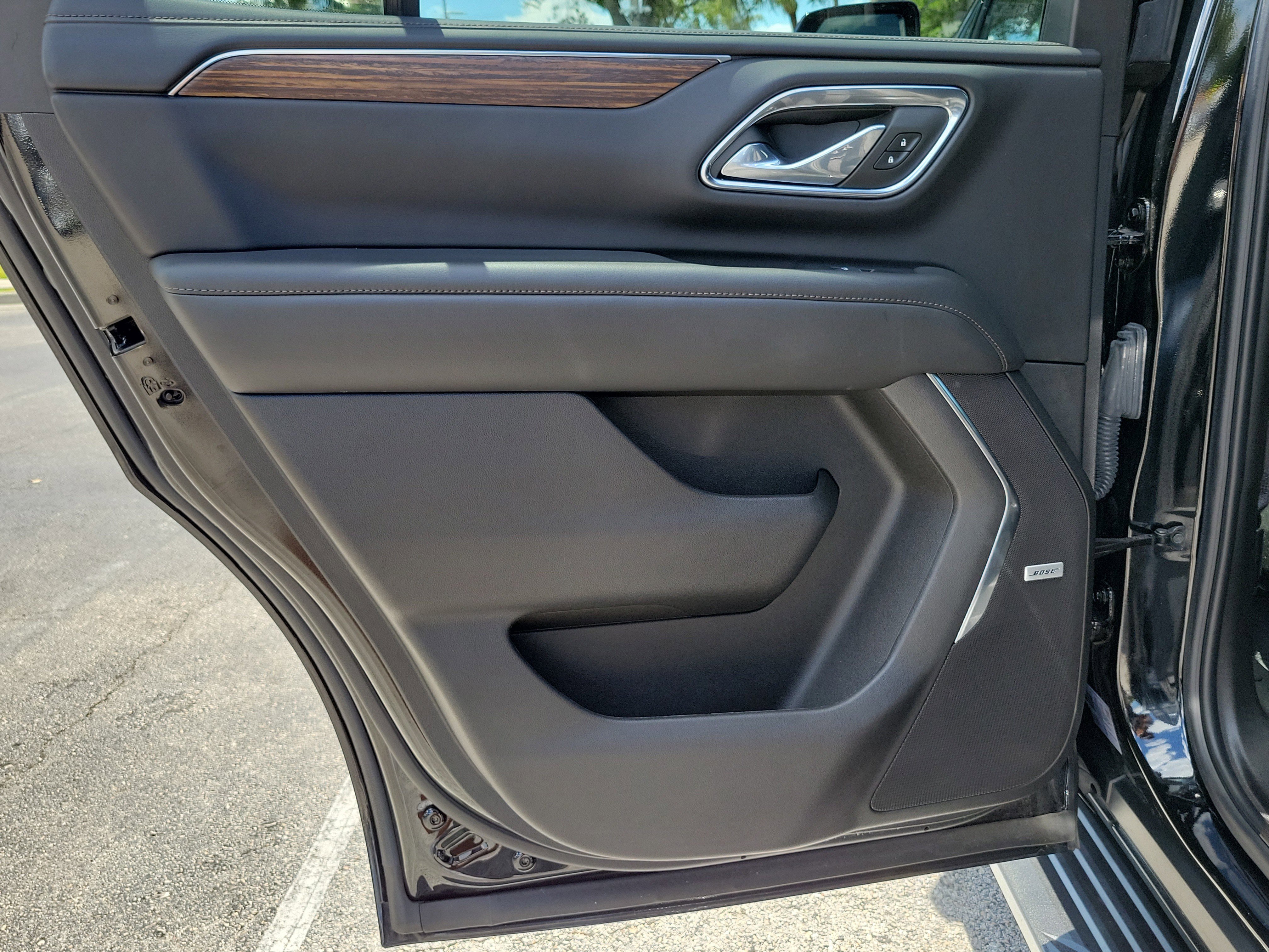 Used 2024 Chevrolet Tahoe High Country AWD/4WD image 11