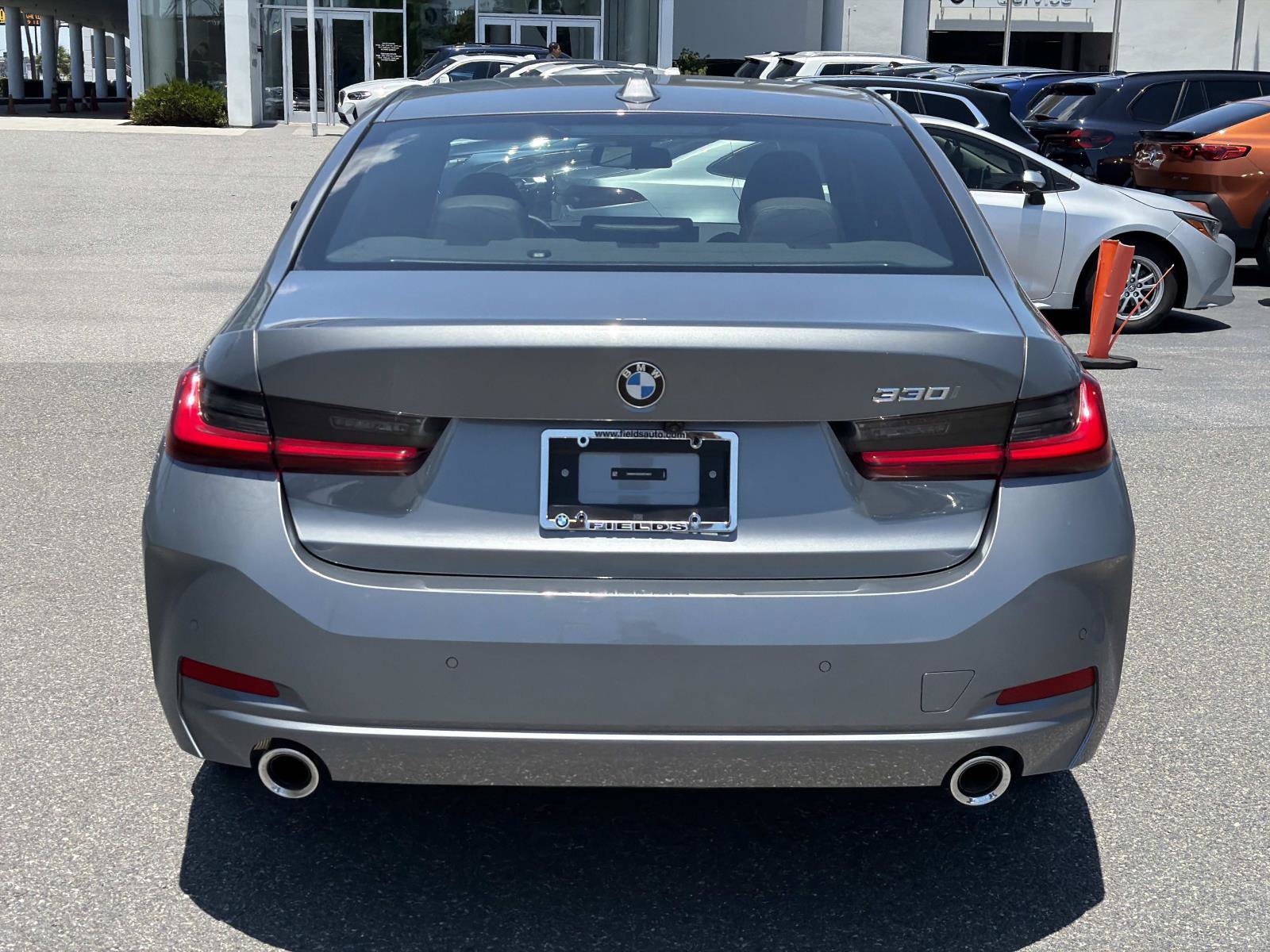 Used 2025 BMW 330i Sedan RWD image 4