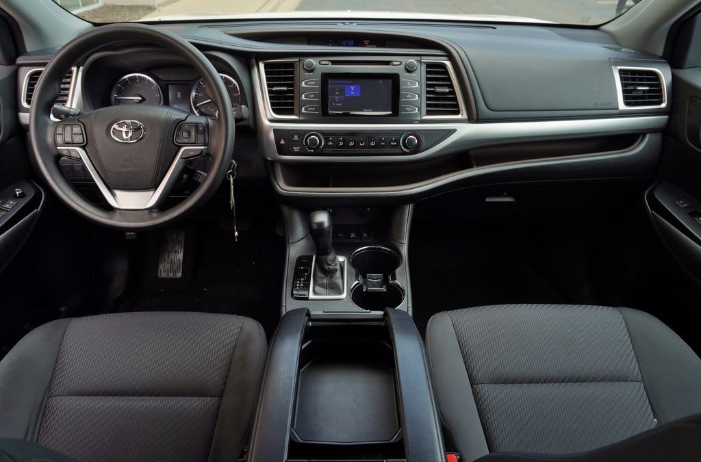 Used 2016 Toyota Highlander LE image 9