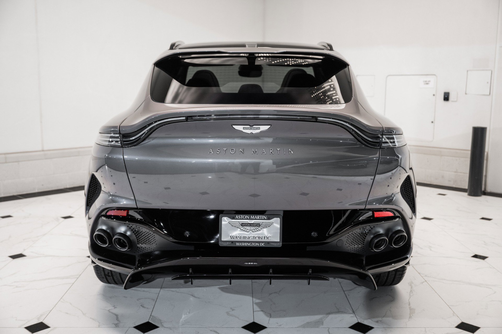Used 2025 Aston Martin DBX 707 image 45