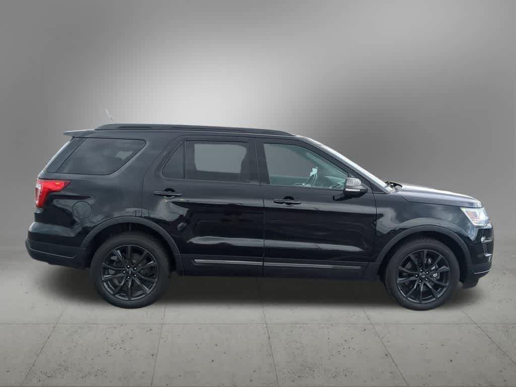 Used 2018 Ford Explorer XLT w/ Equipment Group 202A AWD/4WD image 7