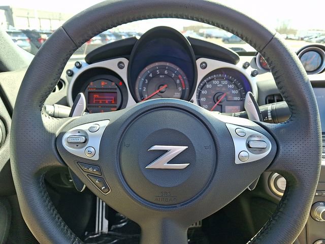 Used 2018 Nissan 370Z Touring Sport RWD image 17