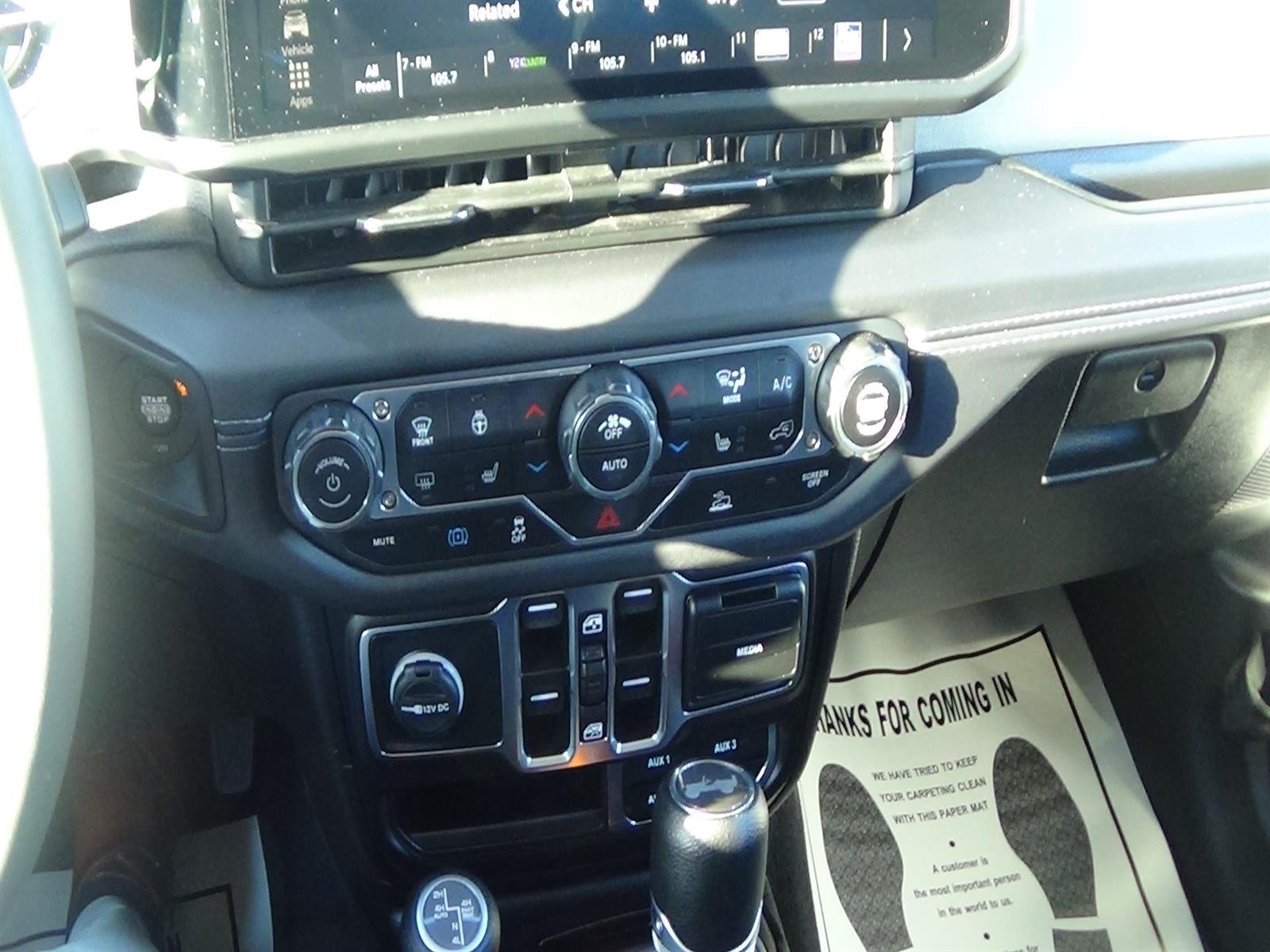Used 2024 Jeep Wrangler Unlimited w/ Convenience Group AWD/4WD image 26