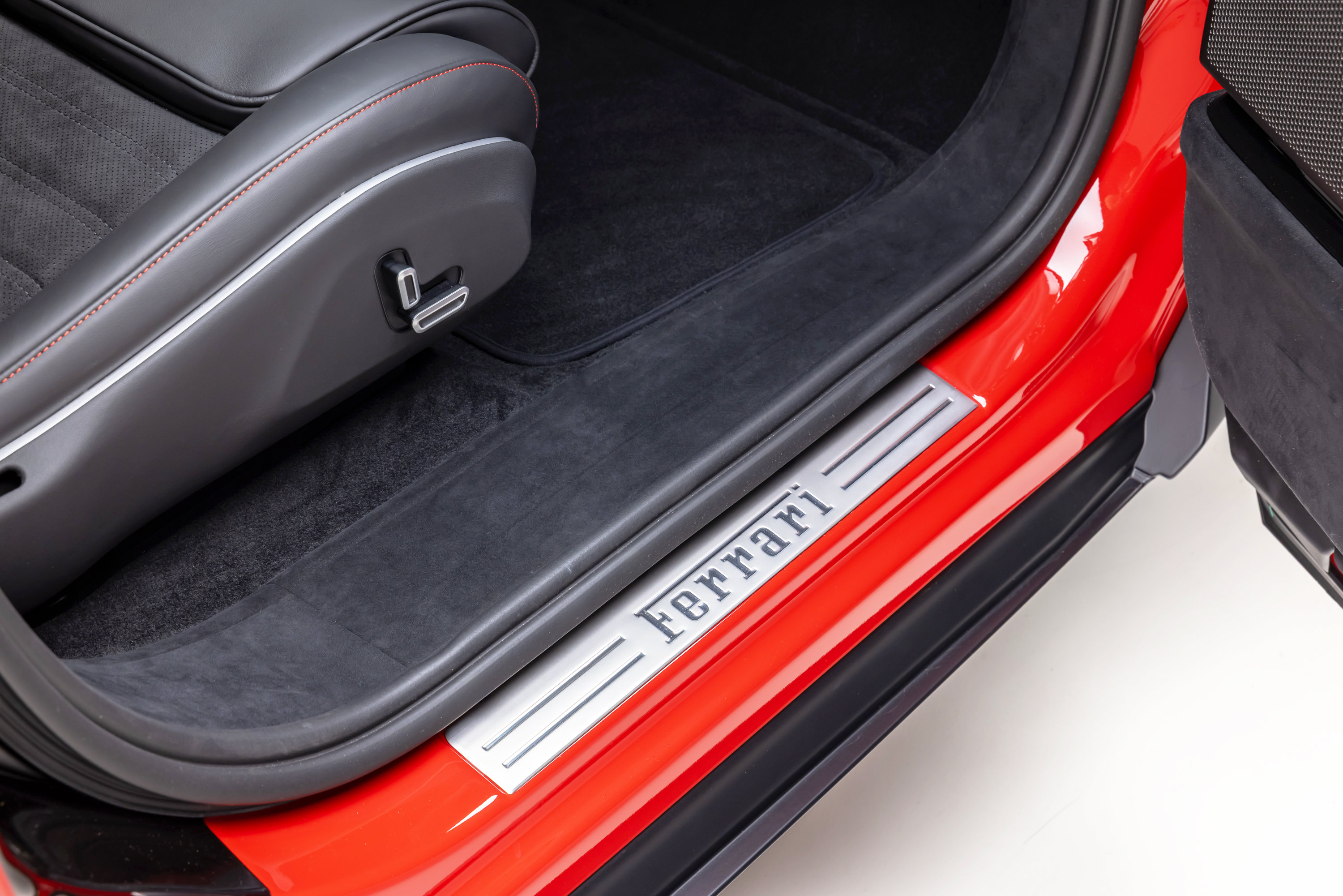Certified 2026 Ferrari Purosangue AWD/4WD image 56