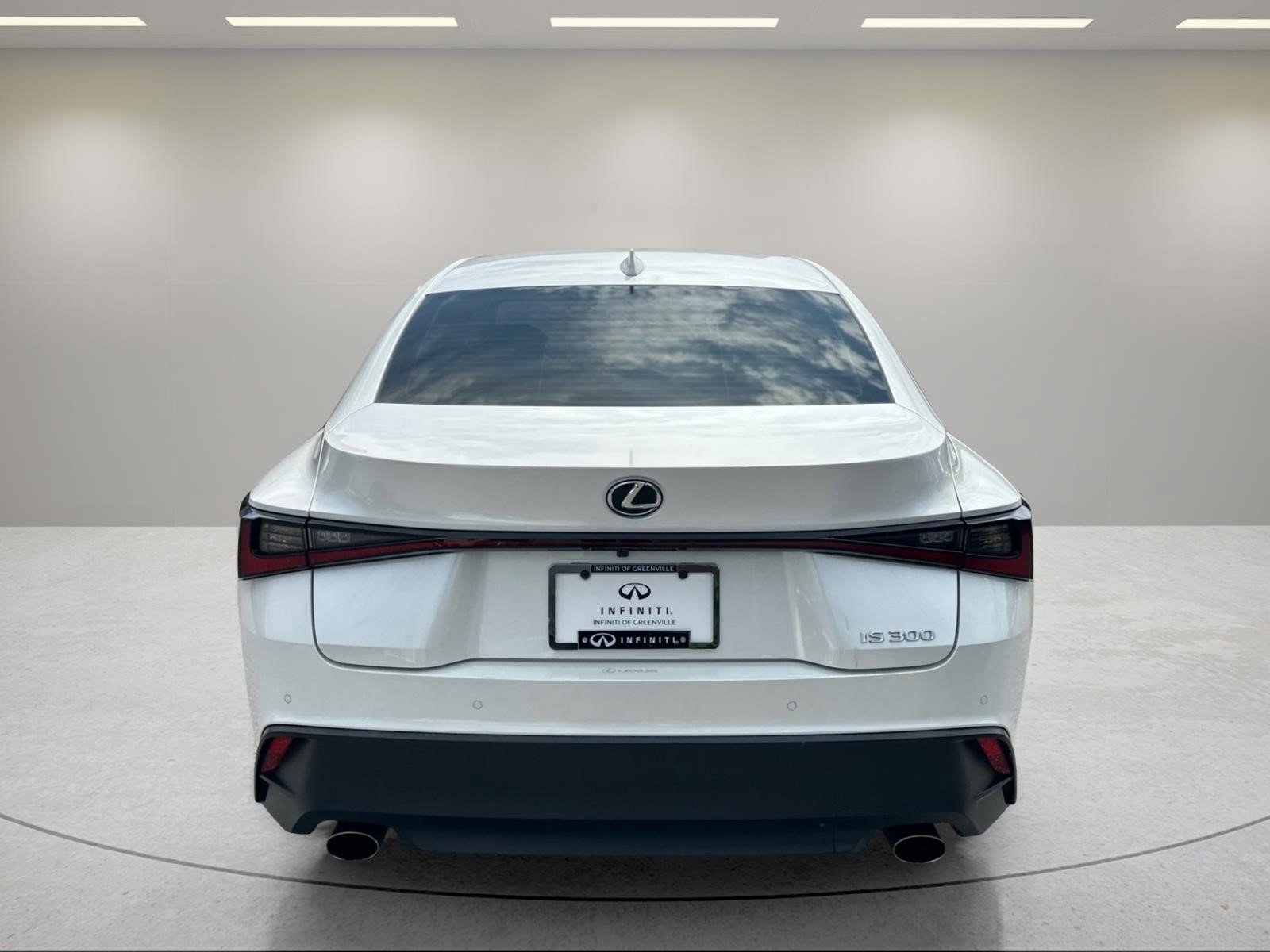 Used 2021 Lexus IS 300 w/ Comfort Package RWD image 4