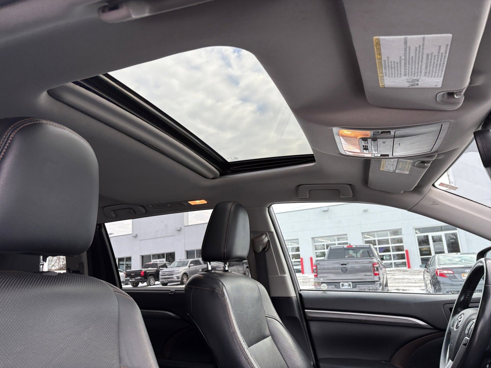 Used 2018 Toyota Highlander Limited Platinum image 17