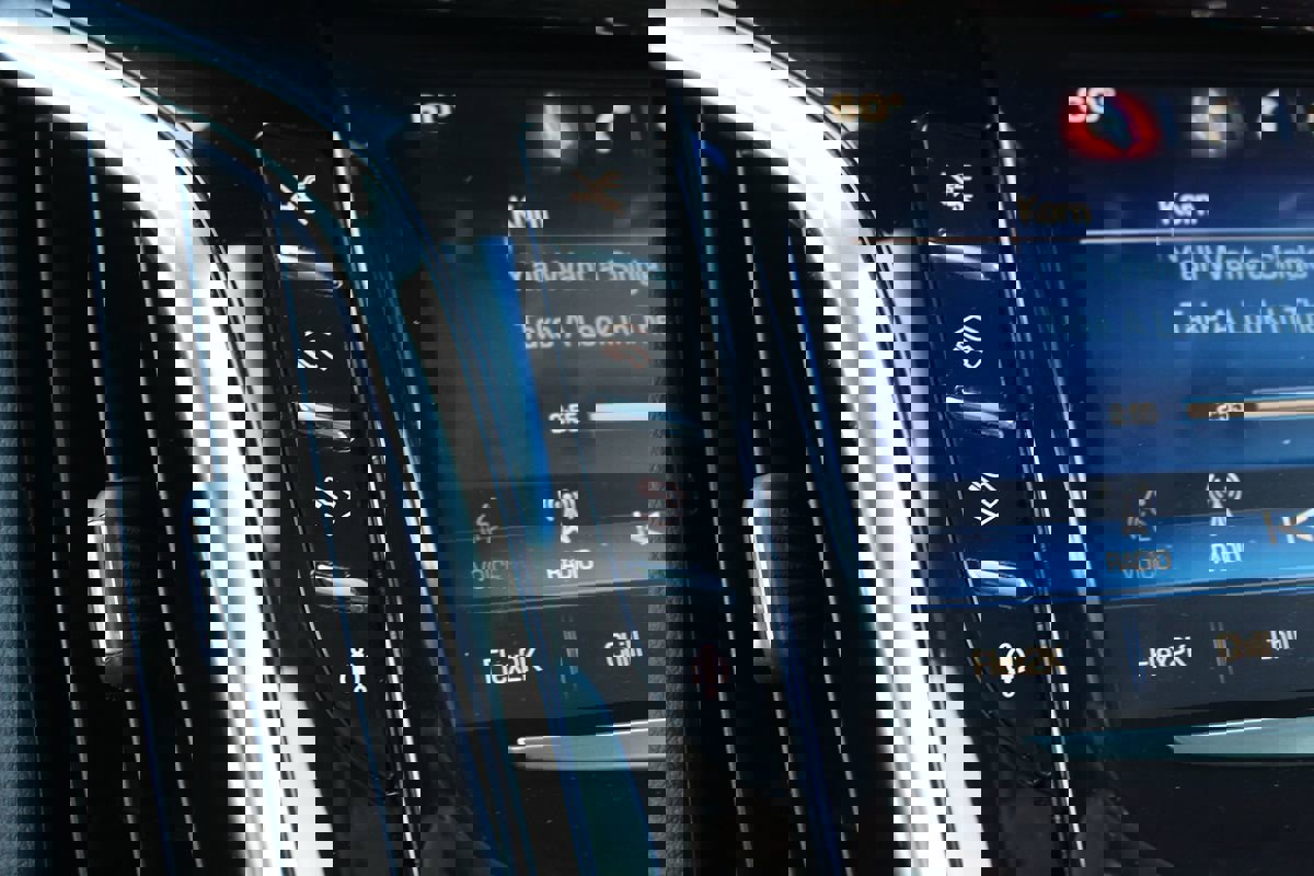 Used 2015 Cadillac Escalade ESV Premium image 55